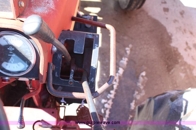 image for item H1452 1975 International 1466 tractor