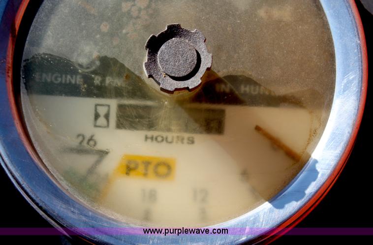 image for item H1452 1975 International 1466 tractor