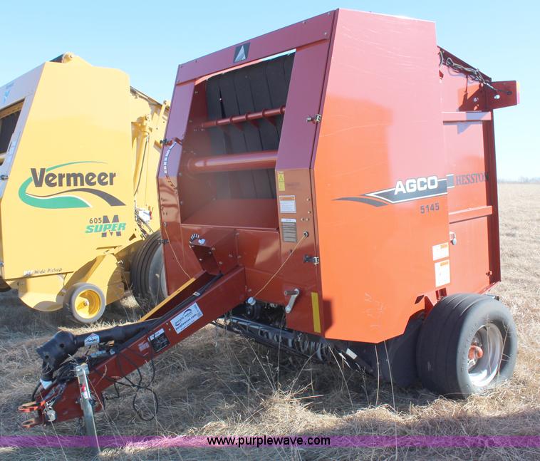 image for item H1462 2010 Hesston 5145 round baler