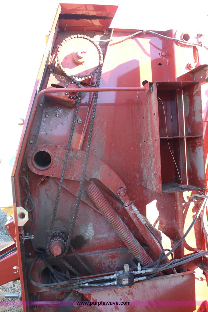 image for item H1462 2010 Hesston 5145 round baler