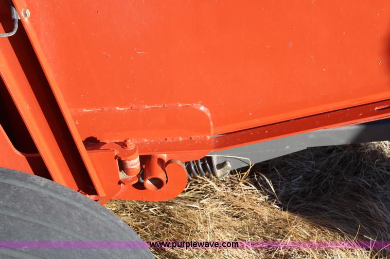 image for item H1462 2010 Hesston 5145 round baler