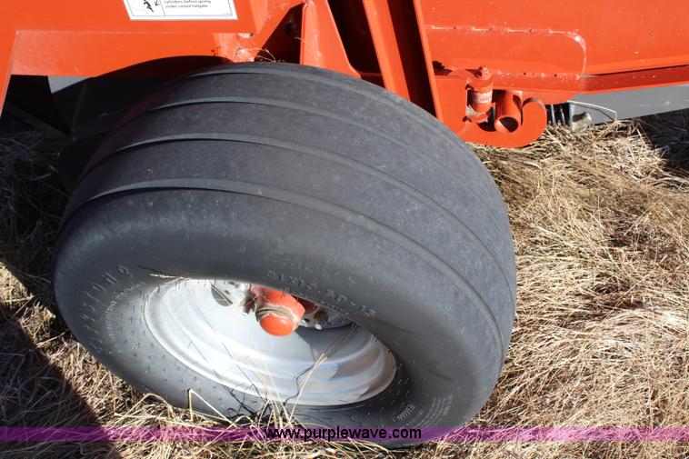 image for item H1462 2010 Hesston 5145 round baler