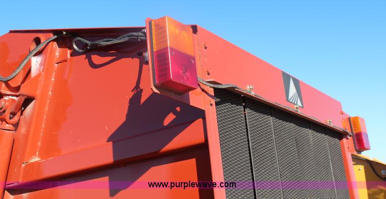 image for item H1462 2010 Hesston 5145 round baler