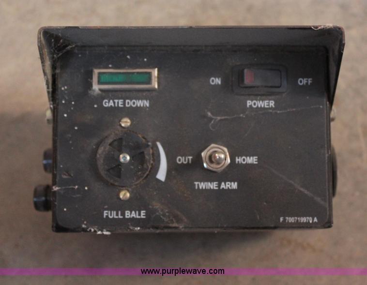image for item H1462 2010 Hesston 5145 round baler