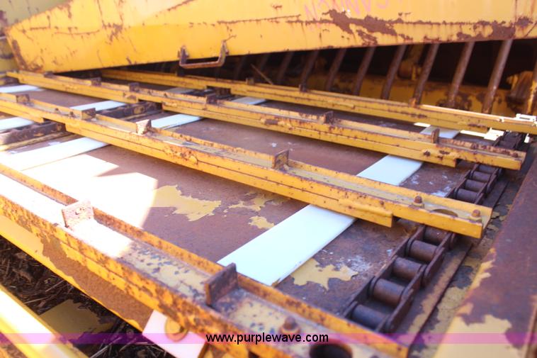 image for item H1499 HayBuster 2544 bale processor