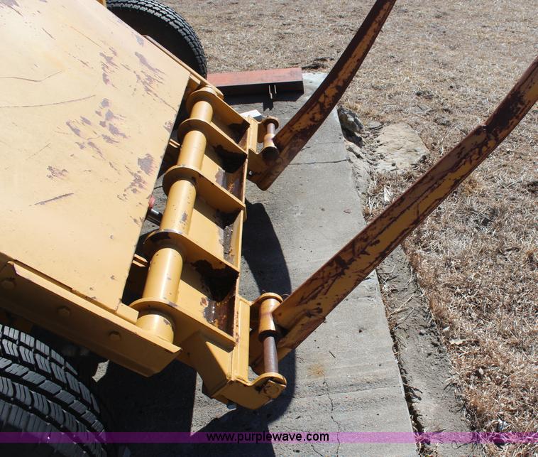 image for item H1499 HayBuster 2544 bale processor