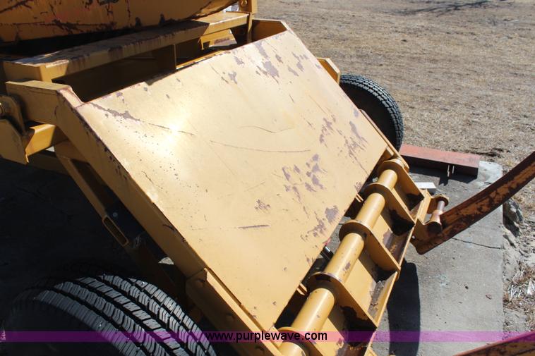 image for item H1499 HayBuster 2544 bale processor