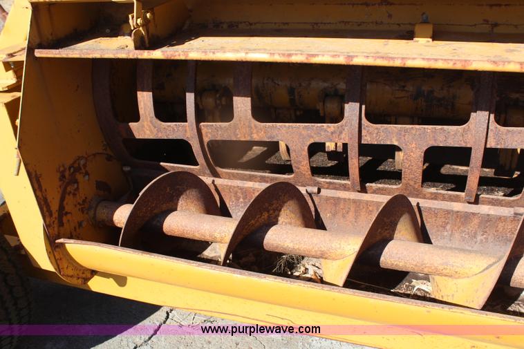 image for item H1499 HayBuster 2544 bale processor