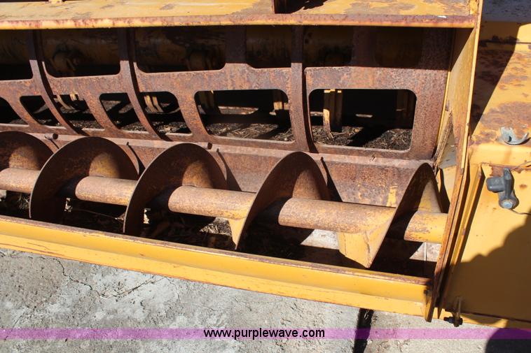 image for item H1499 HayBuster 2544 bale processor