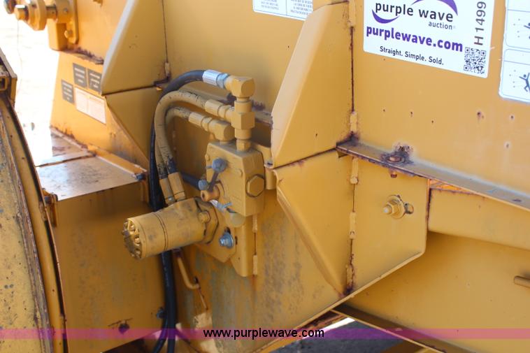 image for item H1499 HayBuster 2544 bale processor