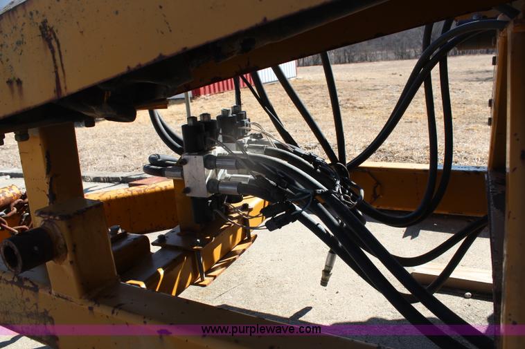 image for item H1499 HayBuster 2544 bale processor