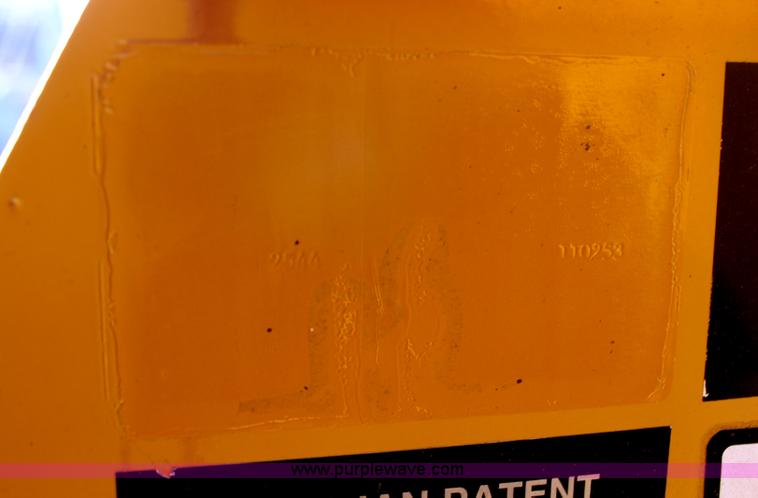 image for item H1499 HayBuster 2544 bale processor