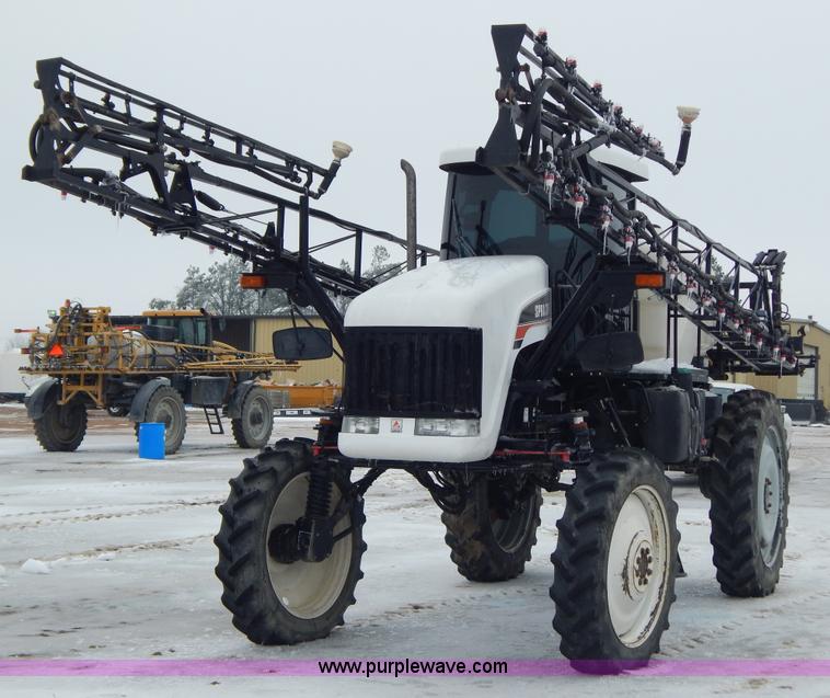 image for item I1147 2005 SpraCoupe 7650 self-propelled sprayer