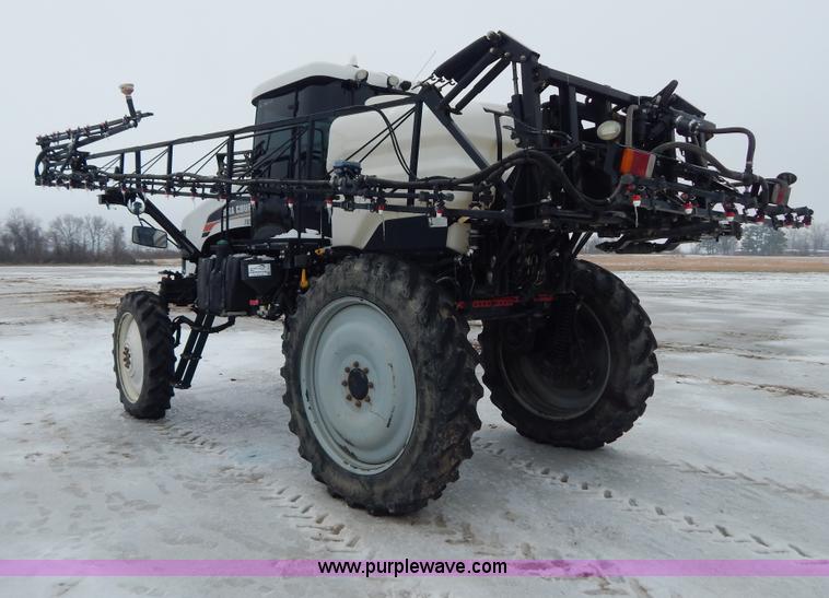 image for item I1147 2005 SpraCoupe 7650 self-propelled sprayer