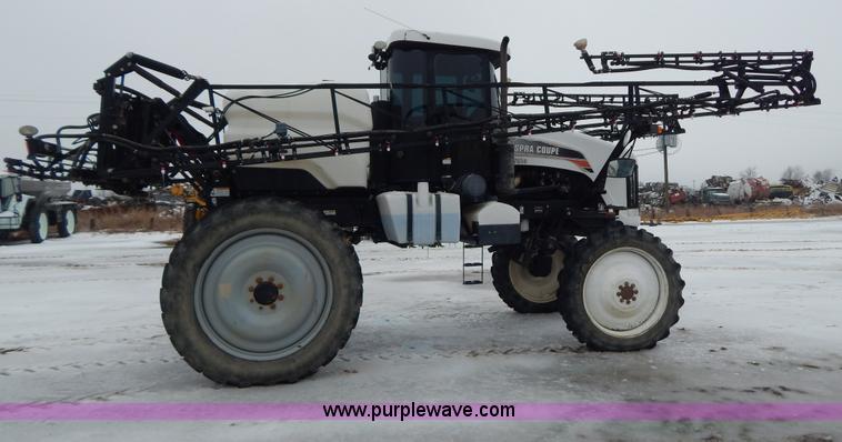 image for item I1147 2005 SpraCoupe 7650 self-propelled sprayer