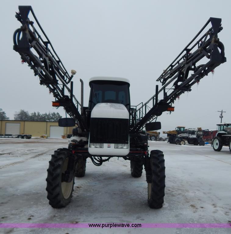 image for item I1147 2005 SpraCoupe 7650 self-propelled sprayer