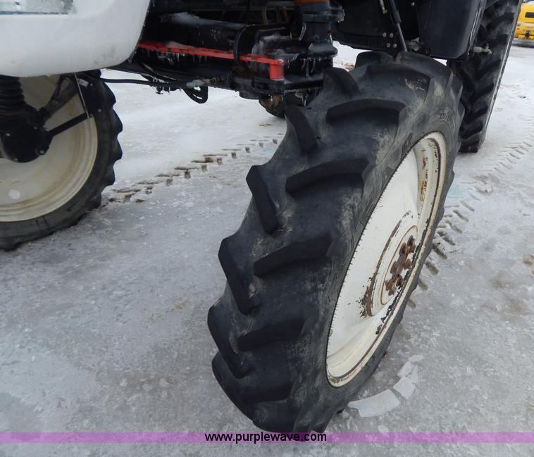 image for item I1147 2005 SpraCoupe 7650 self-propelled sprayer