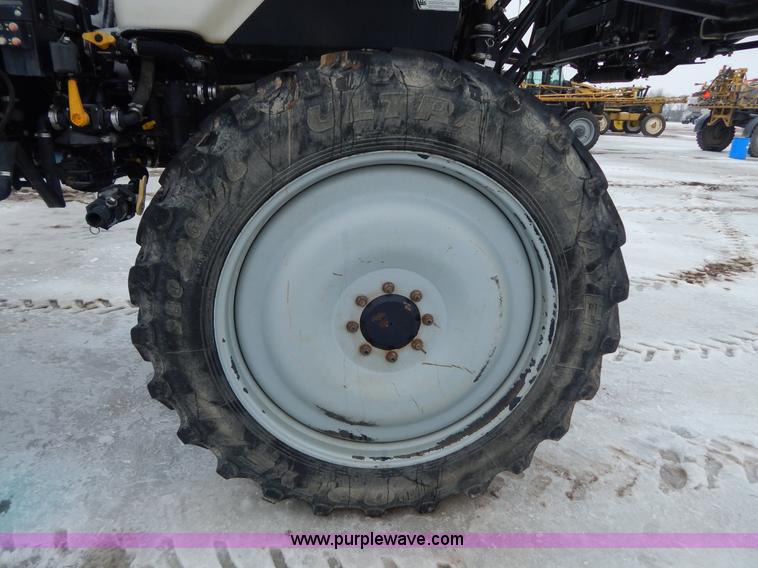 image for item I1147 2005 SpraCoupe 7650 self-propelled sprayer