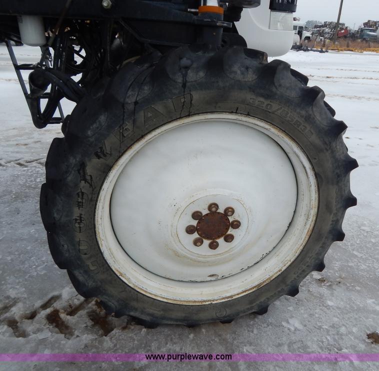 image for item I1147 2005 SpraCoupe 7650 self-propelled sprayer