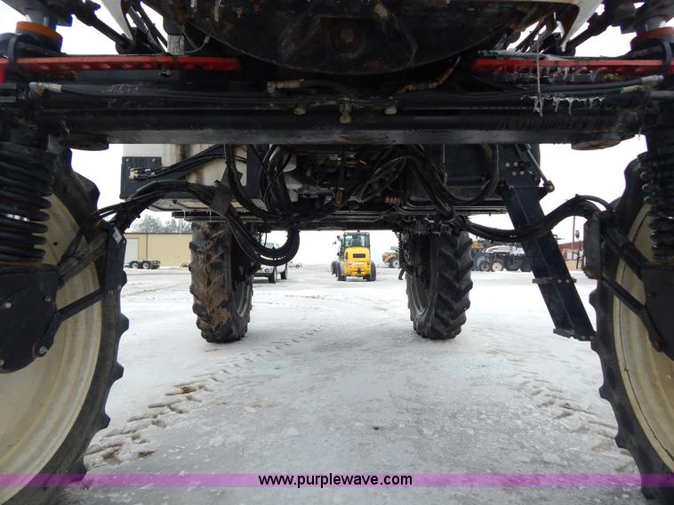 image for item I1147 2005 SpraCoupe 7650 self-propelled sprayer