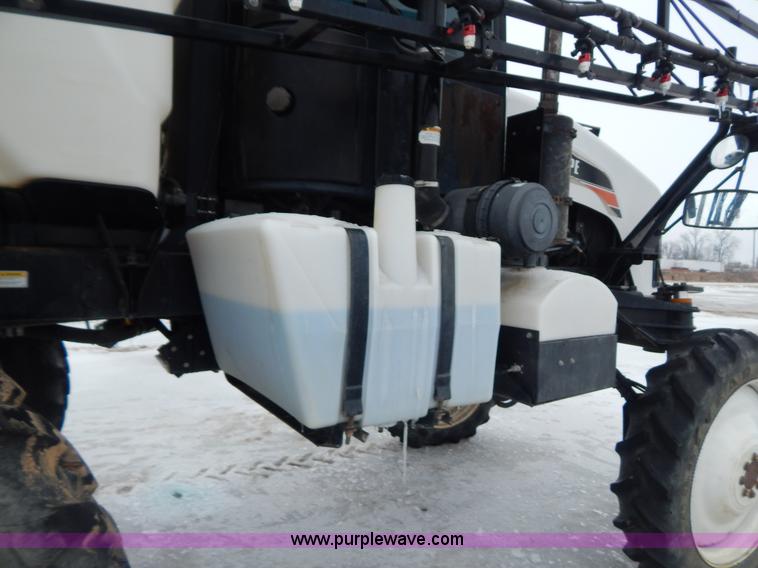 image for item I1147 2005 SpraCoupe 7650 self-propelled sprayer
