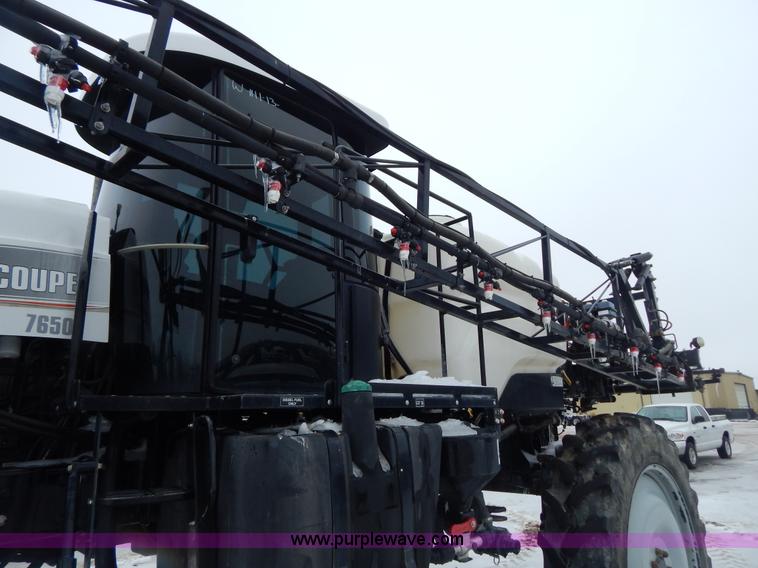 image for item I1147 2005 SpraCoupe 7650 self-propelled sprayer