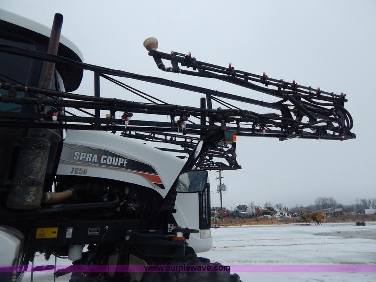 image for item I1147 2005 SpraCoupe 7650 self-propelled sprayer