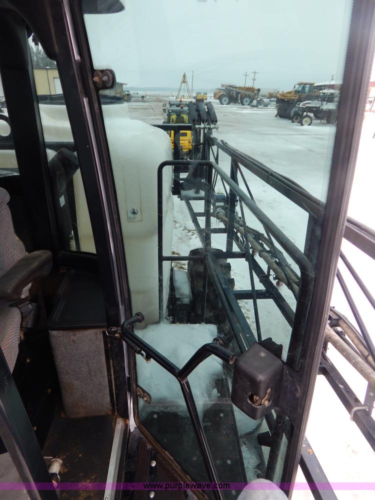 image for item I1147 2005 SpraCoupe 7650 self-propelled sprayer