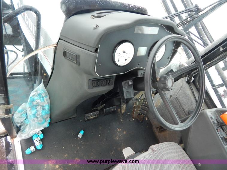 image for item I1147 2005 SpraCoupe 7650 self-propelled sprayer