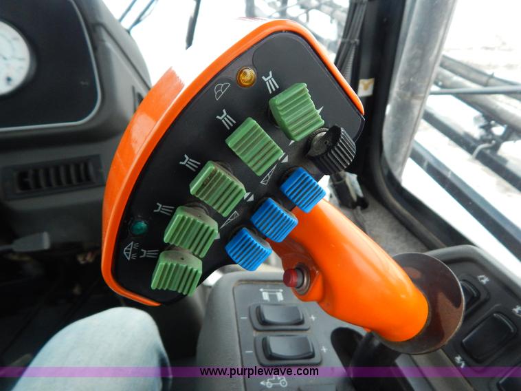 image for item I1147 2005 SpraCoupe 7650 self-propelled sprayer