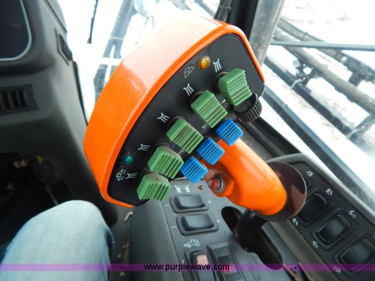 image for item I1147 2005 SpraCoupe 7650 self-propelled sprayer