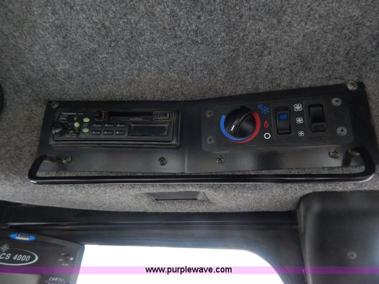 image for item I1147 2005 SpraCoupe 7650 self-propelled sprayer