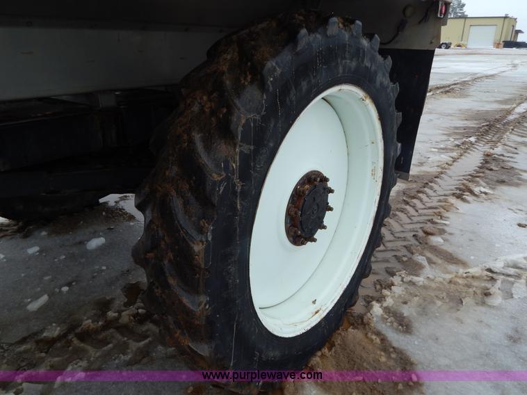 image for item I1148 2009 GVM Prowler 9275 self-propelled dry spreader