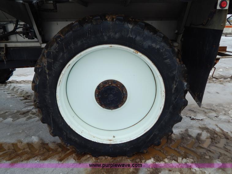image for item I1148 2009 GVM Prowler 9275 self-propelled dry spreader