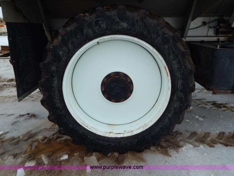 image for item I1148 2009 GVM Prowler 9275 self-propelled dry spreader