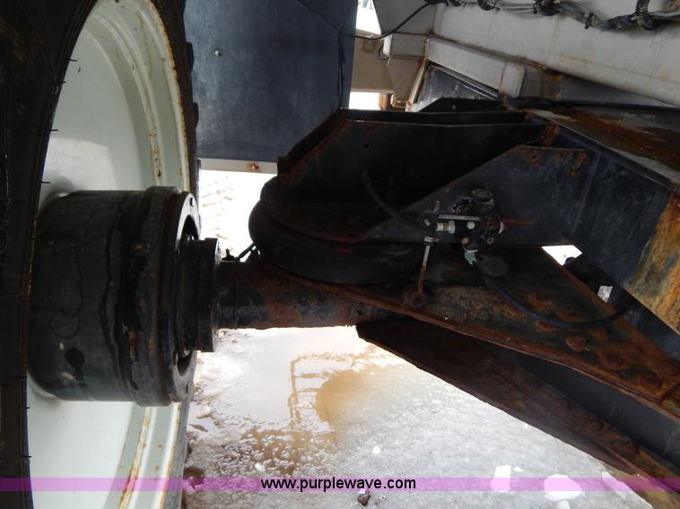 image for item I1148 2009 GVM Prowler 9275 self-propelled dry spreader