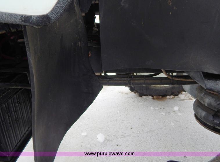 image for item I1148 2009 GVM Prowler 9275 self-propelled dry spreader