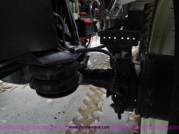 image for item I1148 2009 GVM Prowler 9275 self-propelled dry spreader