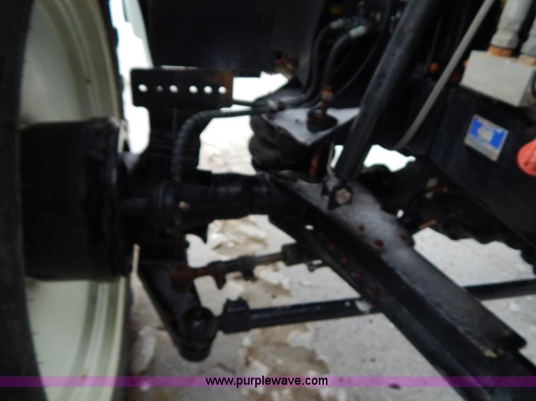 image for item I1148 2009 GVM Prowler 9275 self-propelled dry spreader