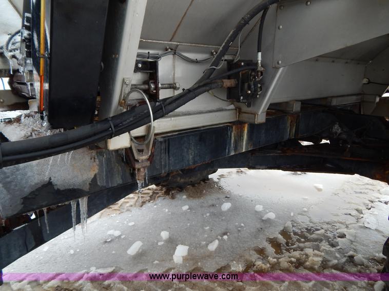 image for item I1148 2009 GVM Prowler 9275 self-propelled dry spreader