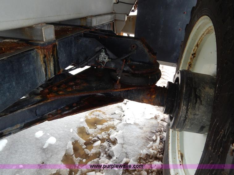 image for item I1148 2009 GVM Prowler 9275 self-propelled dry spreader