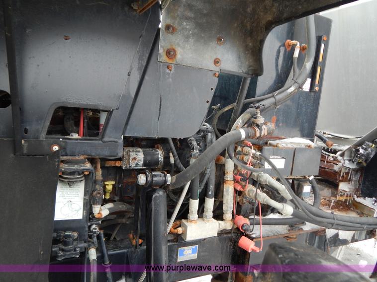 image for item I1148 2009 GVM Prowler 9275 self-propelled dry spreader