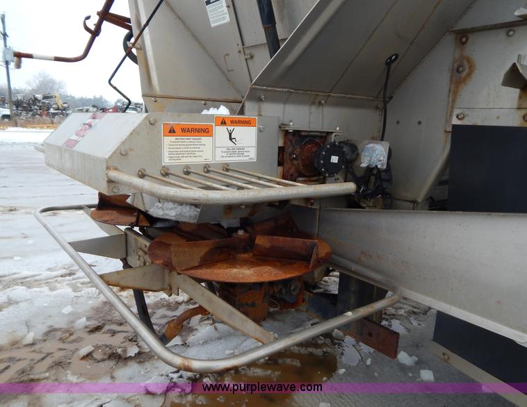 image for item I1148 2009 GVM Prowler 9275 self-propelled dry spreader