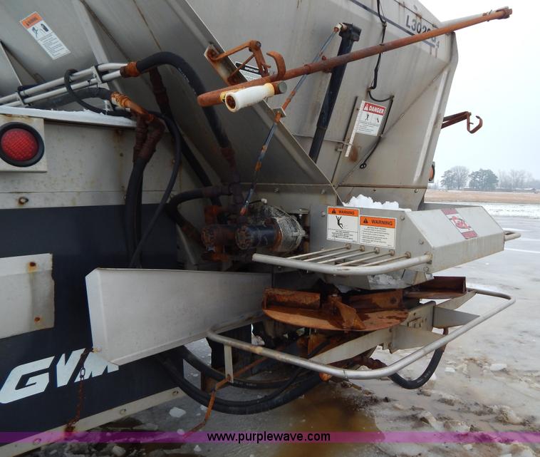 image for item I1148 2009 GVM Prowler 9275 self-propelled dry spreader