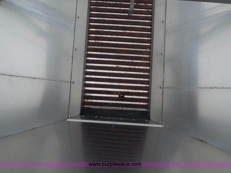 image for item I1148 2009 GVM Prowler 9275 self-propelled dry spreader