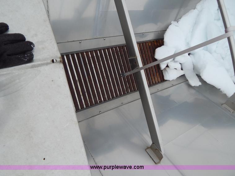 image for item I1148 2009 GVM Prowler 9275 self-propelled dry spreader