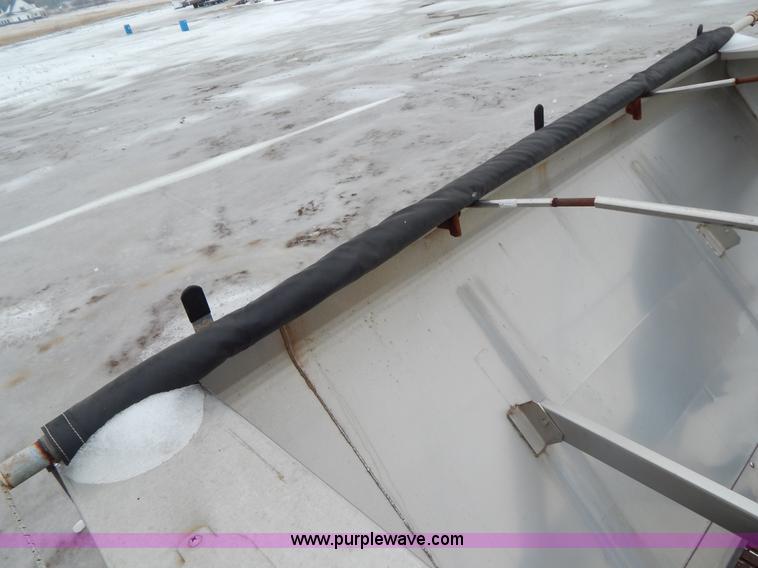 image for item I1148 2009 GVM Prowler 9275 self-propelled dry spreader