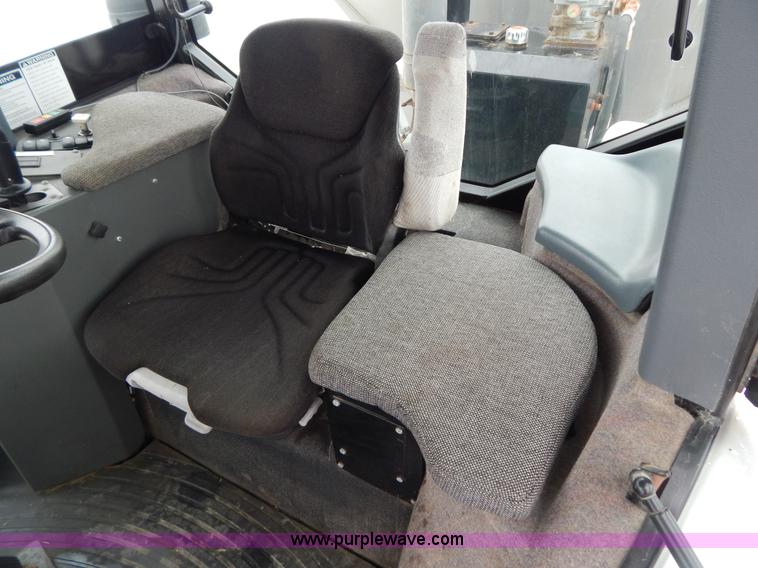 image for item I1148 2009 GVM Prowler 9275 self-propelled dry spreader