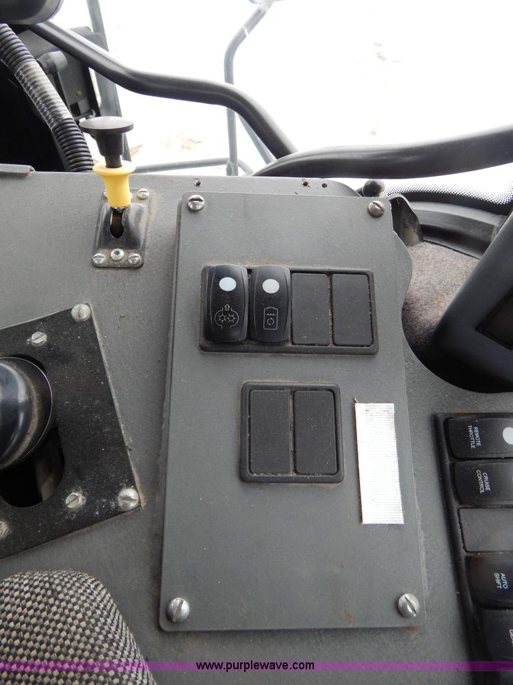 image for item I1148 2009 GVM Prowler 9275 self-propelled dry spreader