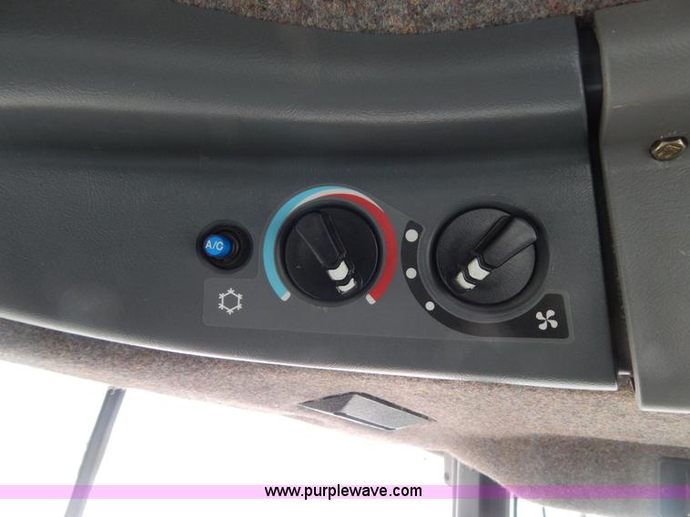 image for item I1148 2009 GVM Prowler 9275 self-propelled dry spreader